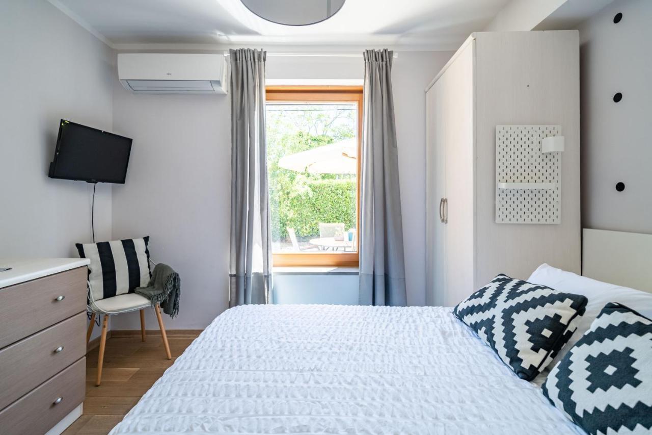 Stay U-Nique Studio Apartment In オラサック エクステリア 写真