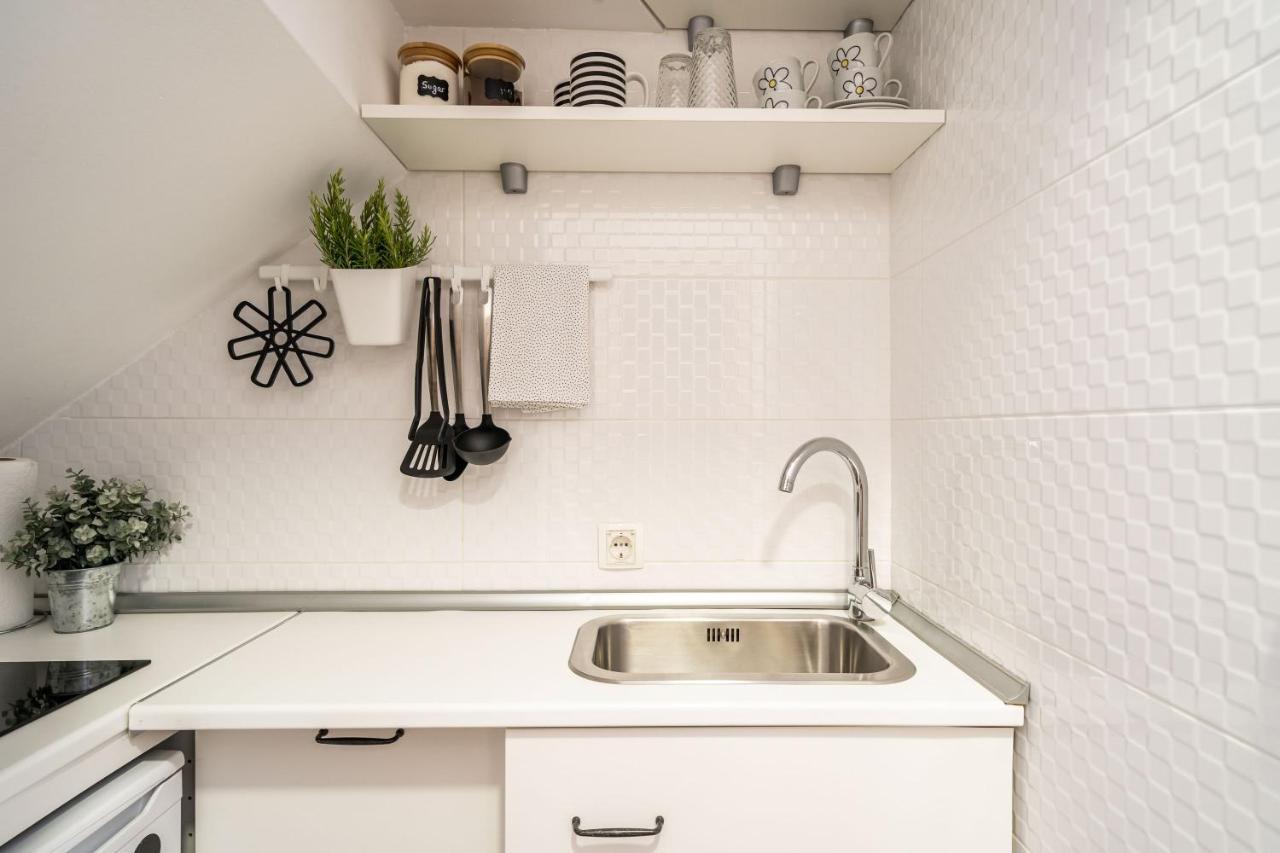 Stay U-Nique Studio Apartment In オラサック エクステリア 写真