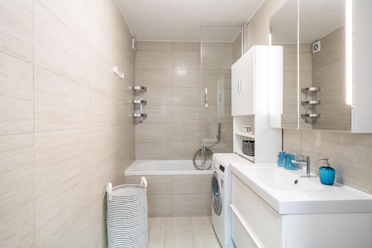 Stay U-Nique Studio Apartment In オラサック エクステリア 写真