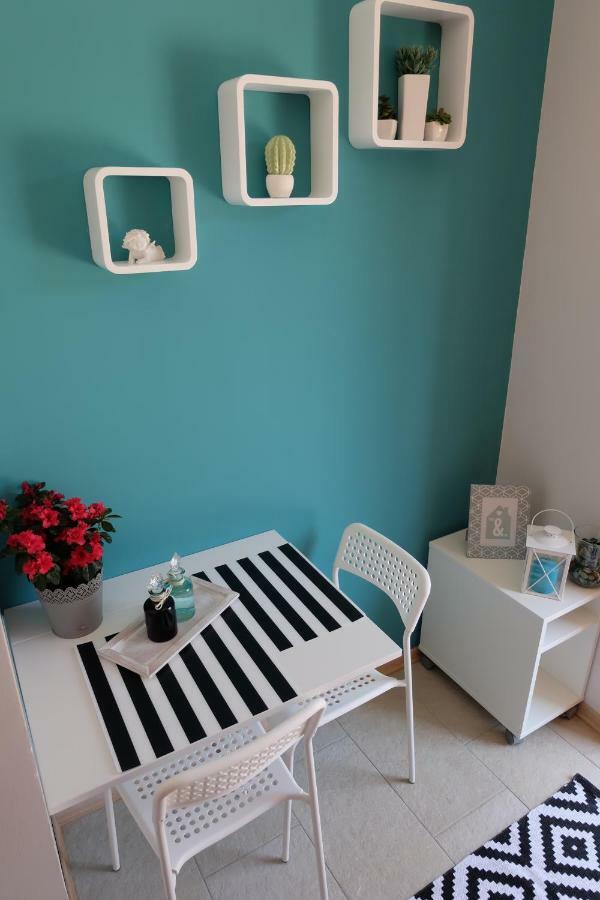 Stay U-Nique Studio Apartment In オラサック エクステリア 写真